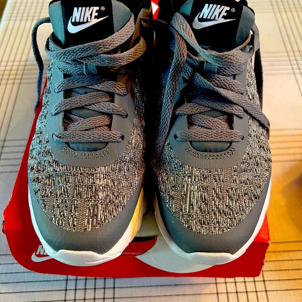 Only worn once !!!  Look brand new!